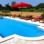 Family Friendly House With A Swimming Pool Orihi, Istria - Sredisnja Istra - 7492 * Barban